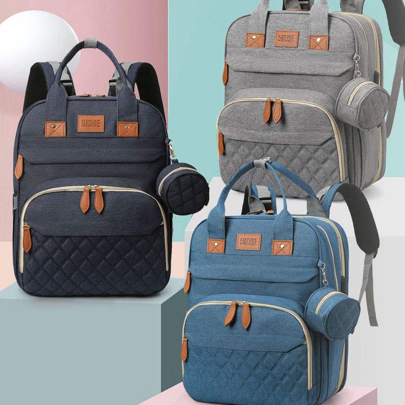 👩‍👧️ Multi-Functional: Mom & Baby Travel Mate!