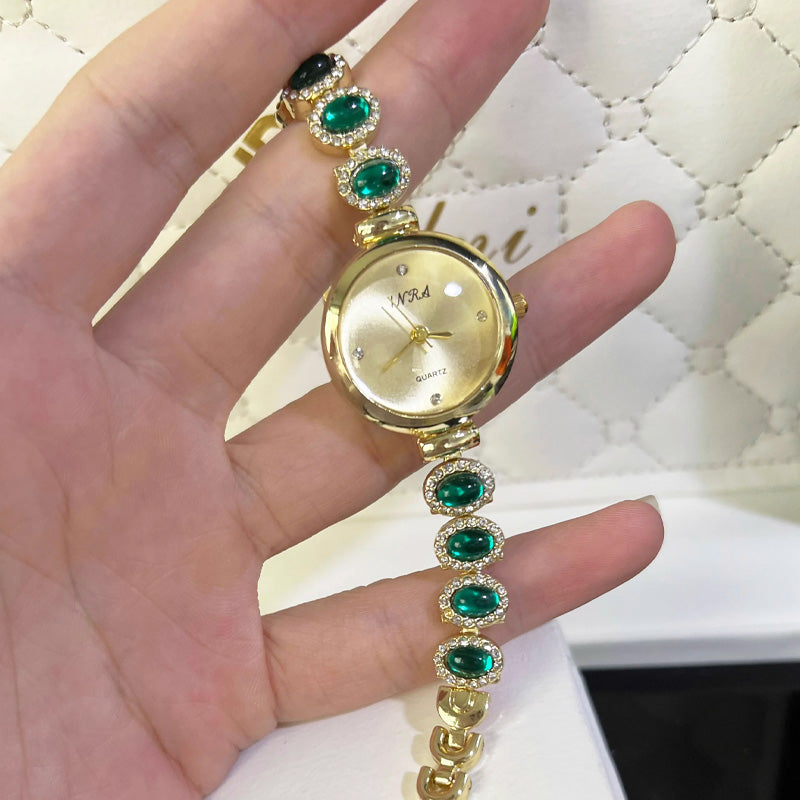 Retro Trendy Round Wrist Watch for Women